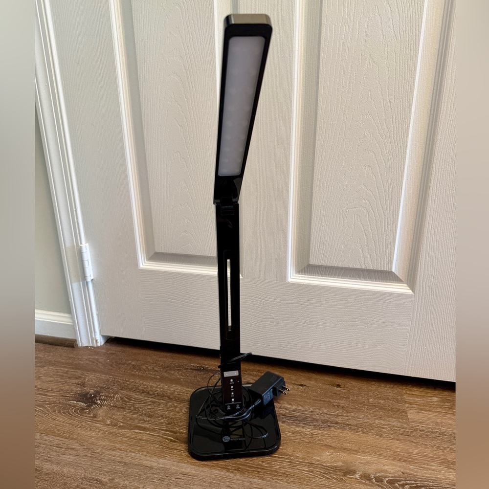 TaoTronics LED Desk Lamp, Adjustable Arm, Multiple Settings, USB Charger, Black - Picture 7 of 14